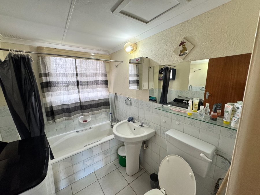 1 Bedroom Property for Sale in Potchefstroom North North West